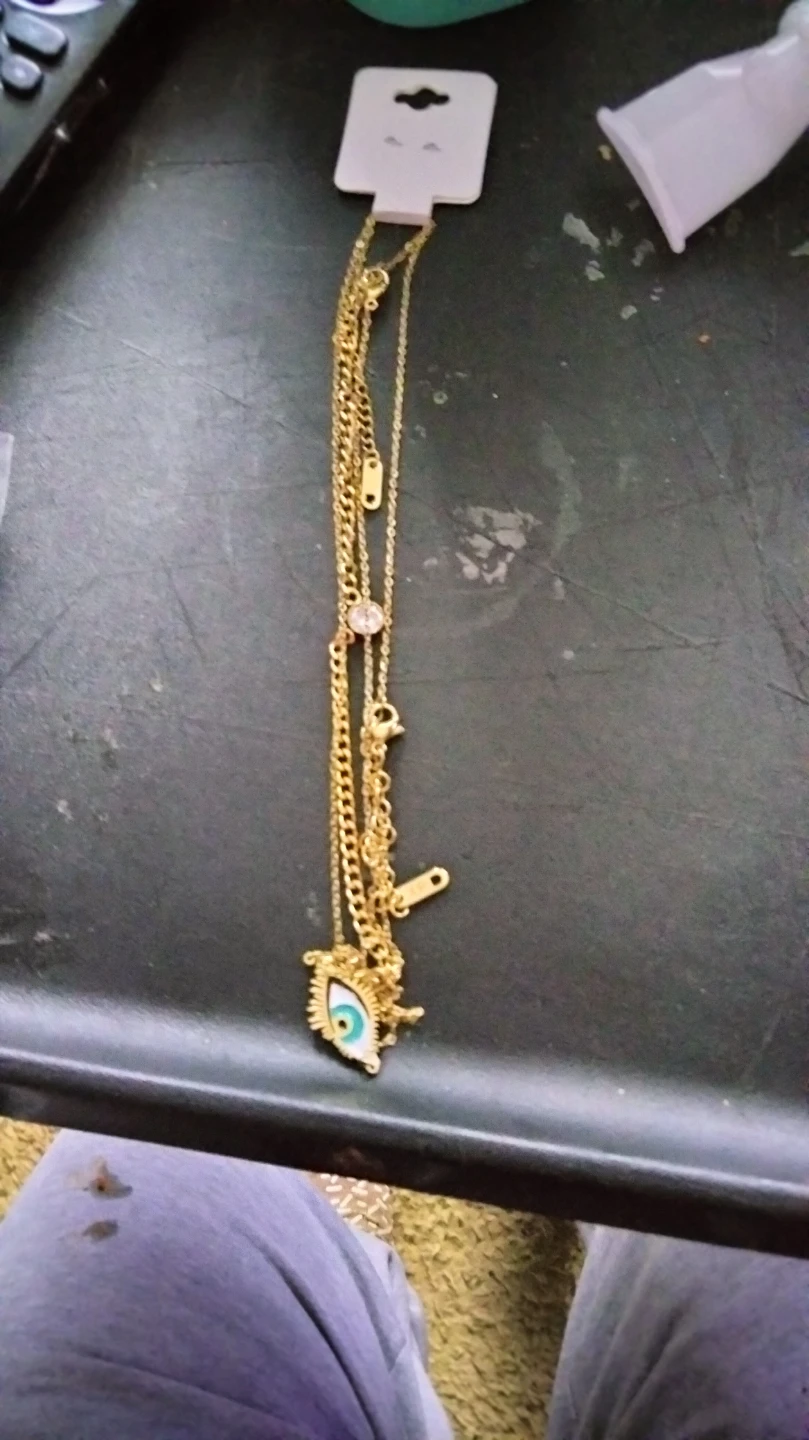 Se vende cadena de oro laminado con un dije