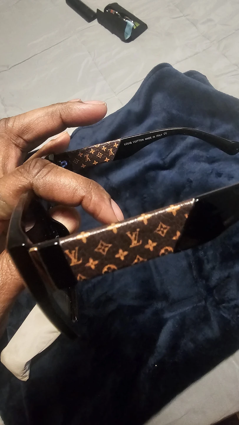 Louis Vuitton Sunglasses - photo 2