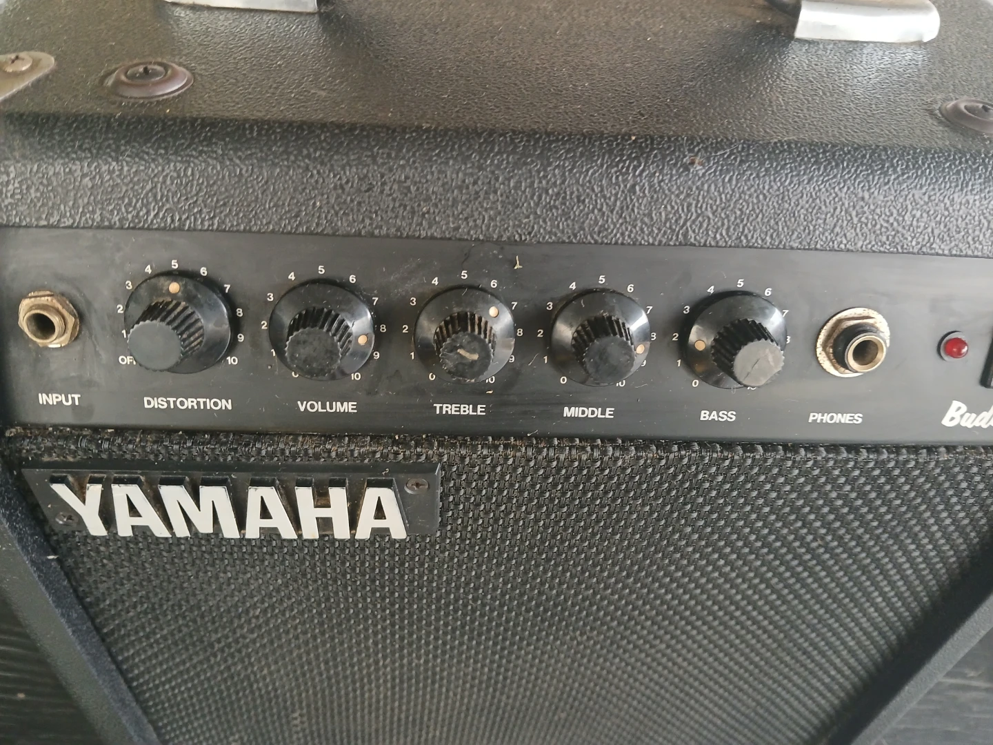 Yamaha HY-10G II Guitar Amplifier - photo 2