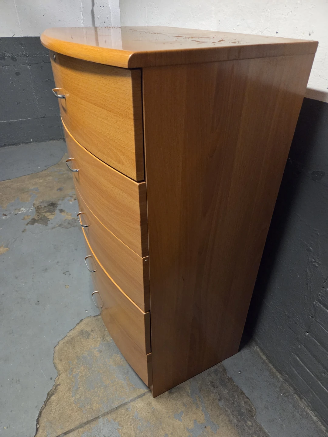 Wood 5-Drawer Chest of Drawers