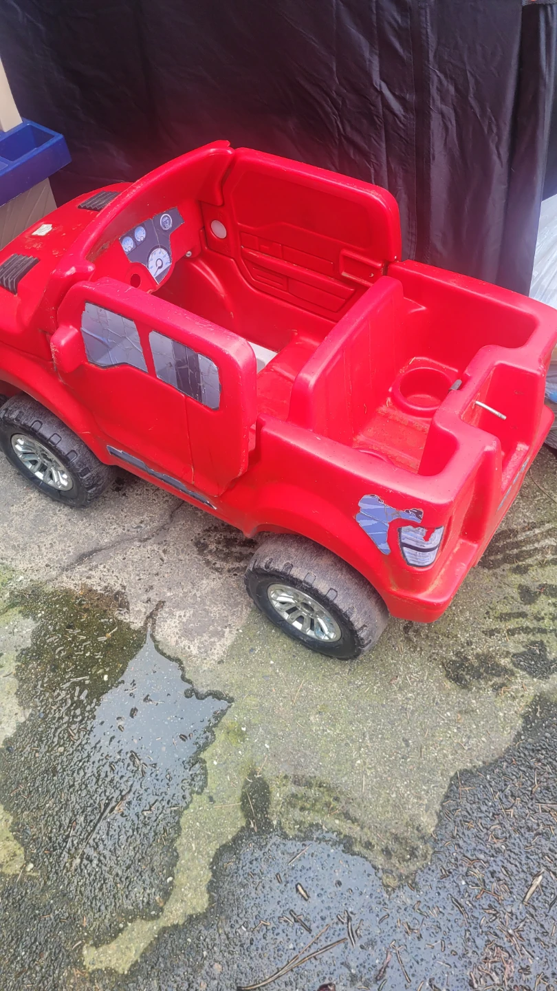 🌱 Red Ride-On Toy Car