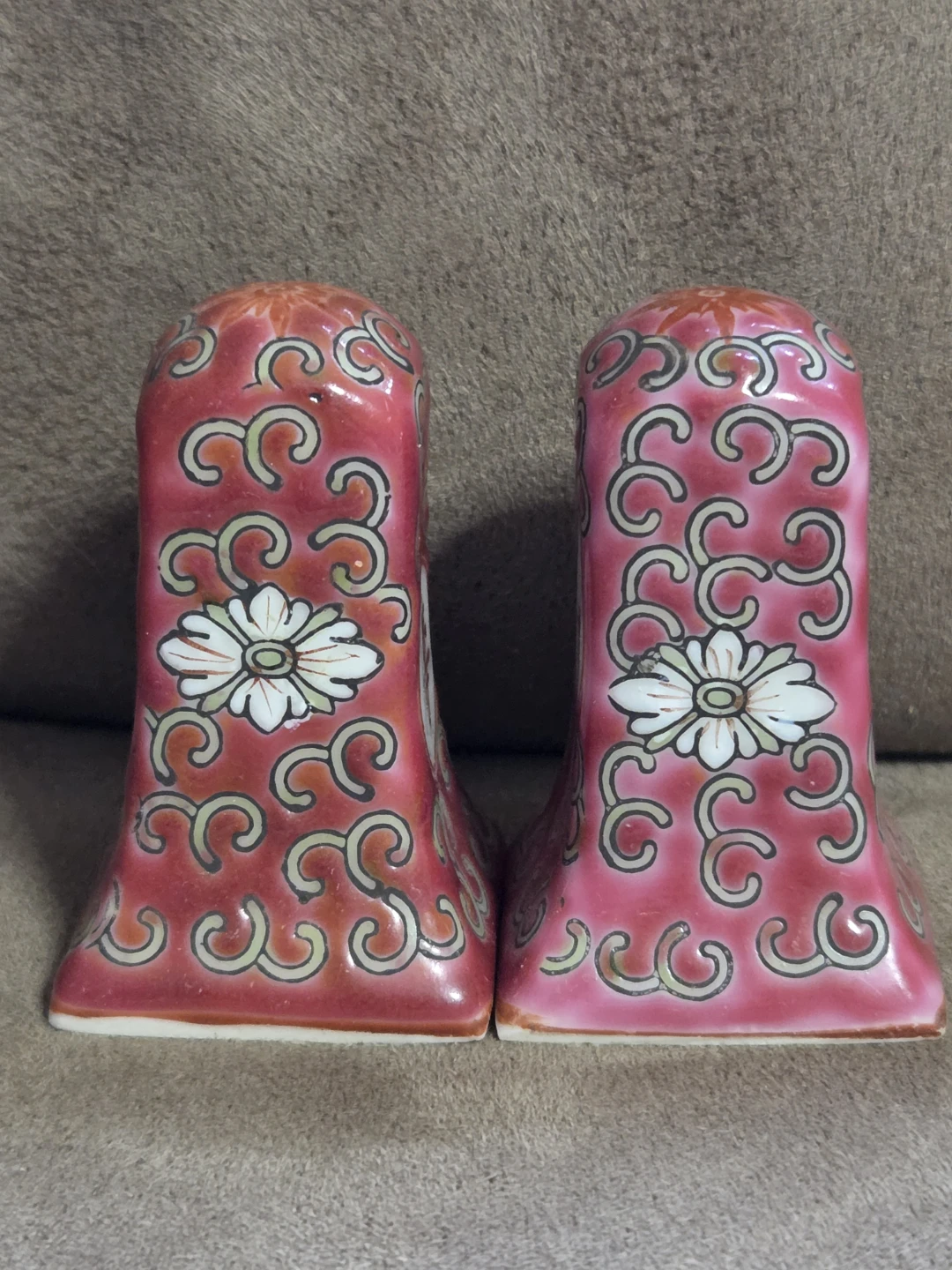 Vintage Pink Mun Shou Porcelain Salt and Pepper Shakers - photo 3