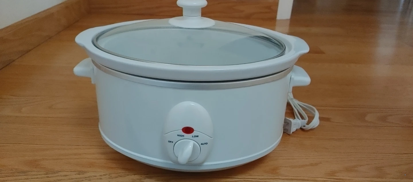 White Slow Cooker with Glass Lid