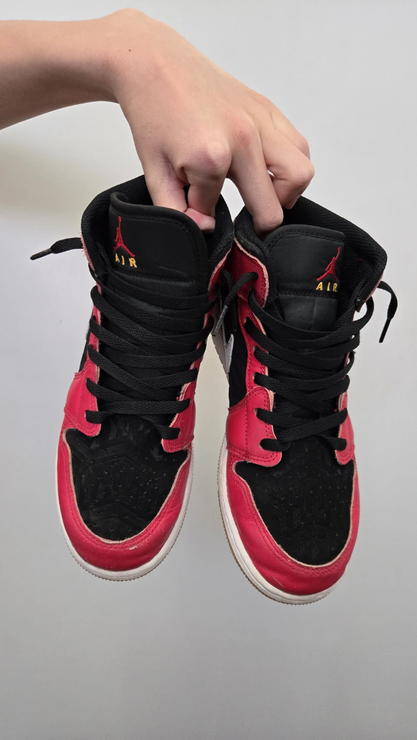 Air Jordan 1 Mid SE Shoes - photo 3