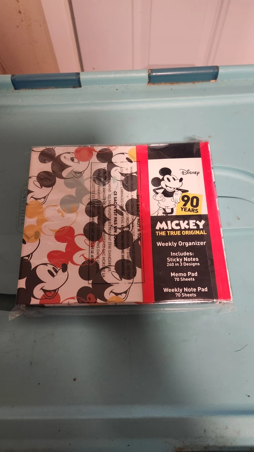 Disney Mickey Mouse Weekly Organizer & Note Pad