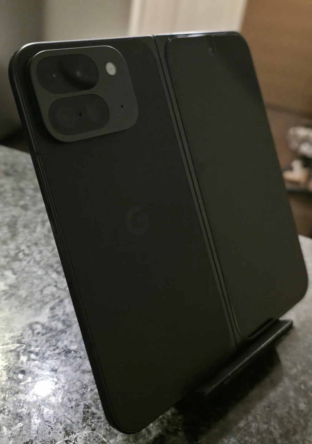 Google Pixel Pro Fold 9 (Obsidian, 256GB) – LIKE NEW condition!