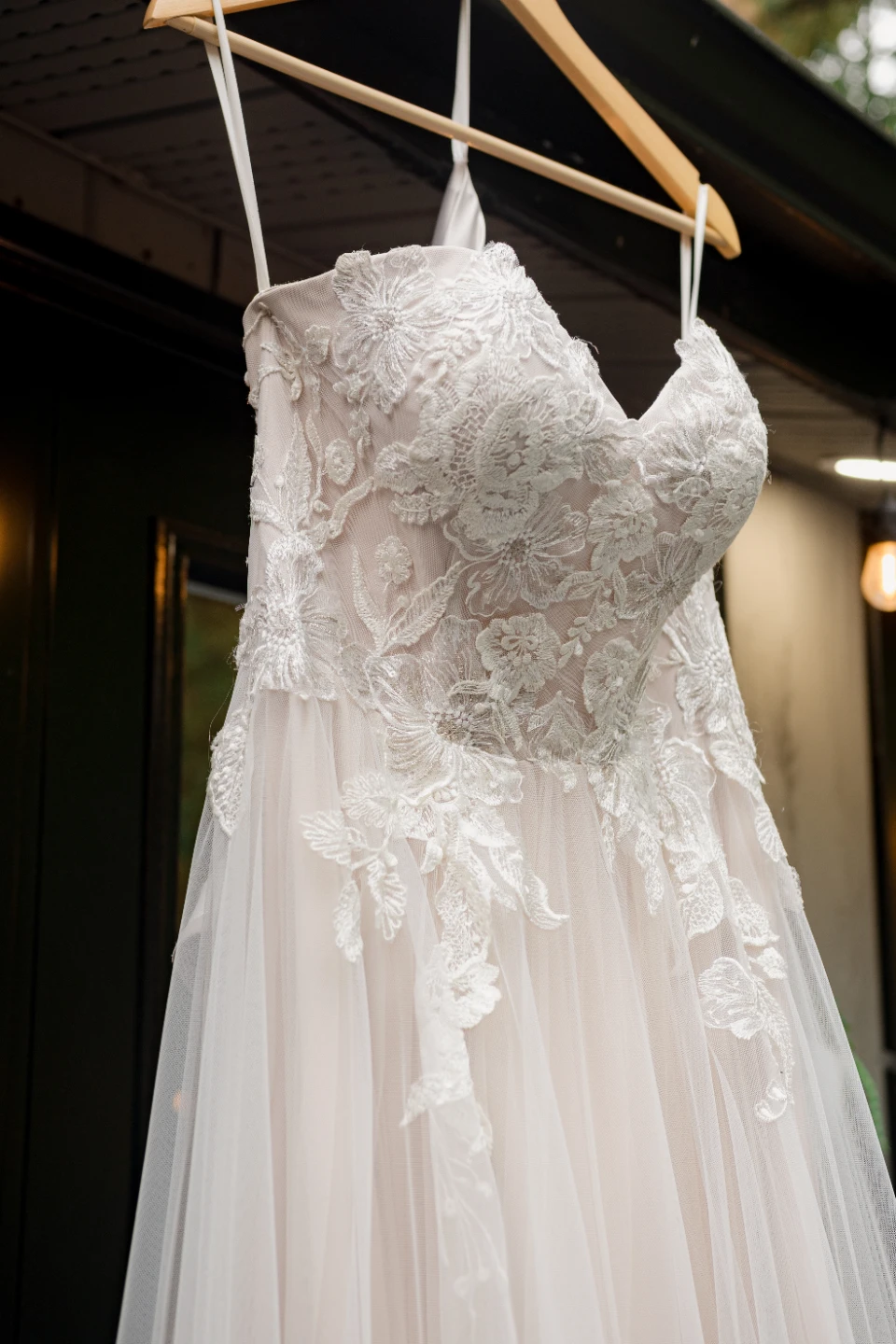 Wedding Dress - Size 12 - photo 3