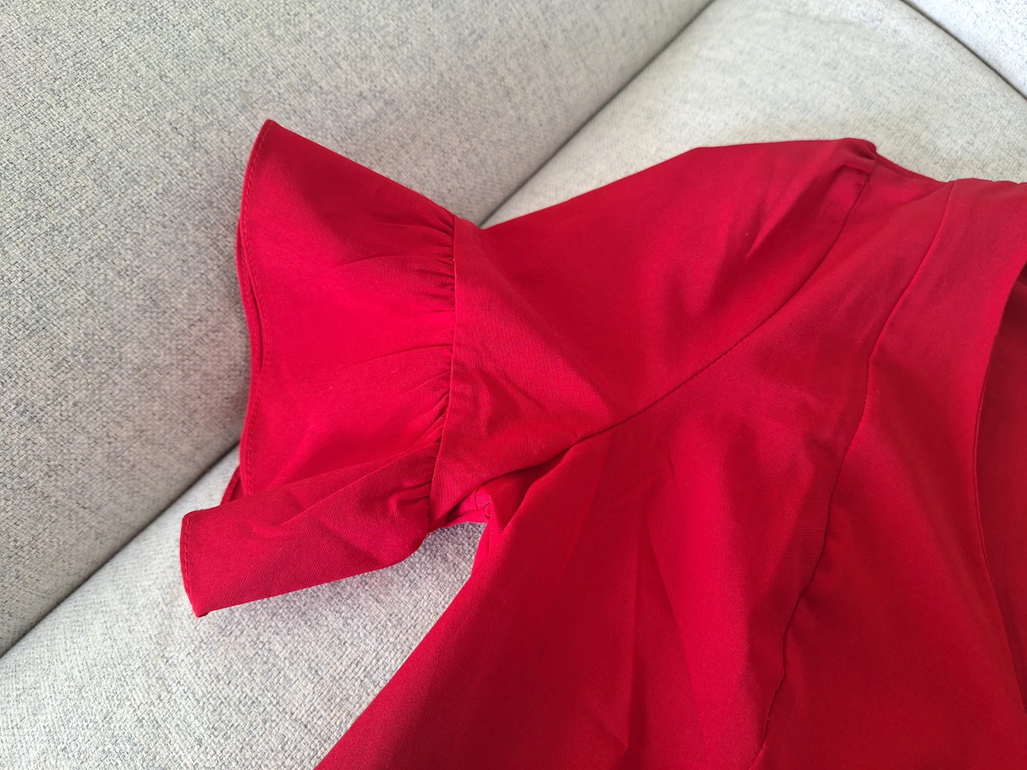 Milk & Honey Red Ruffle Sleeve Top - Size Medium - photo 3