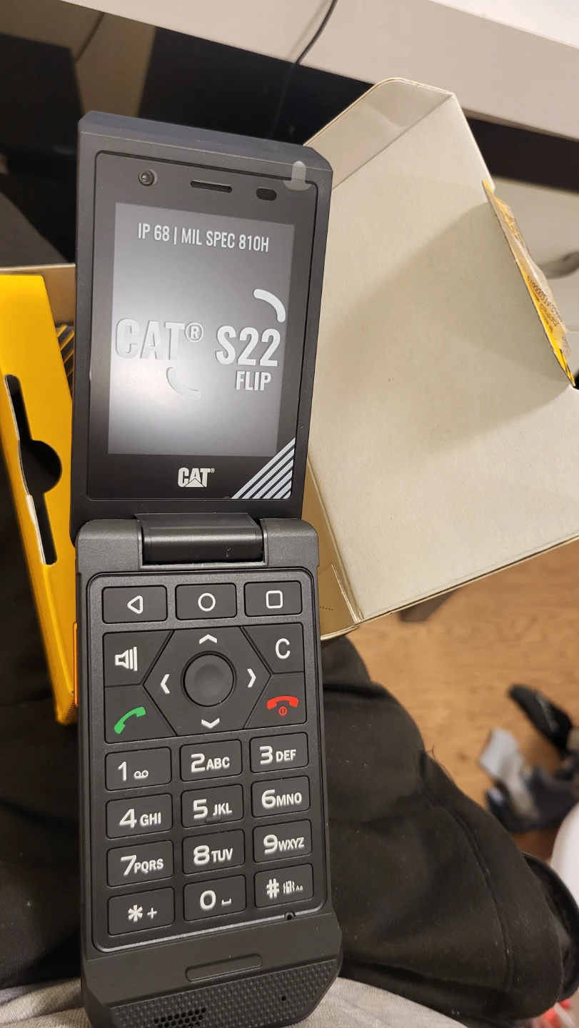CAT S22 Flip (Black) New