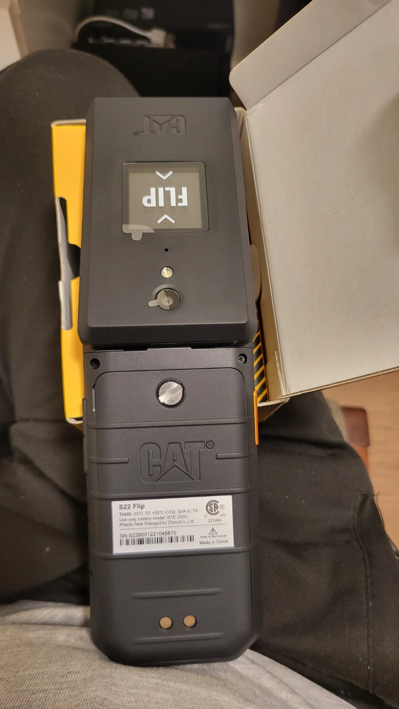 CAT S22 Flip (Black) New - photo 3