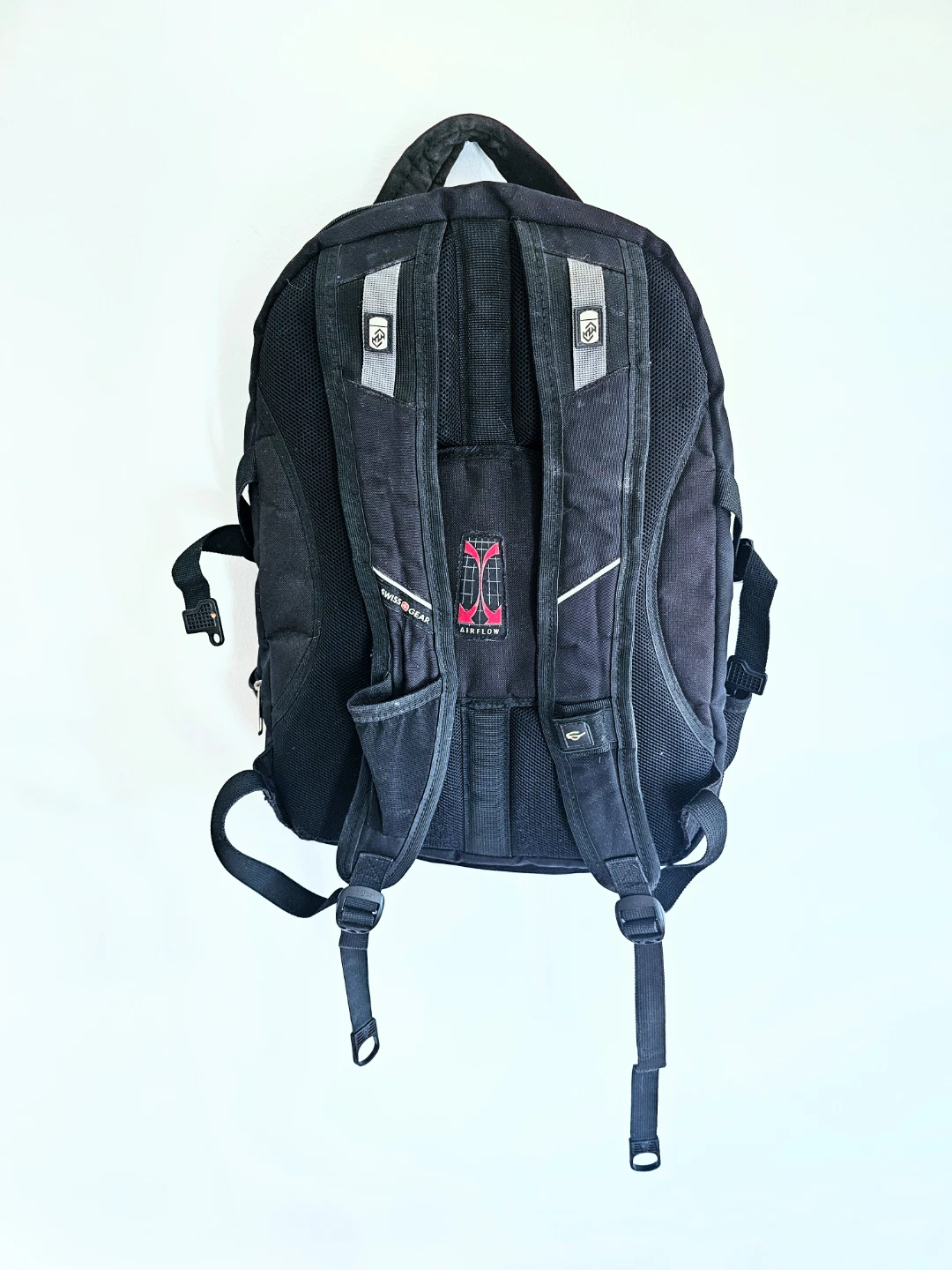 Black Swiss Gear Backpack - photo 2