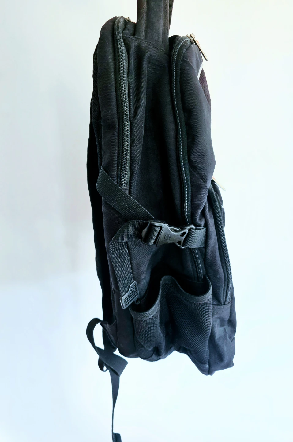 Black Swiss Gear Backpack - photo 4