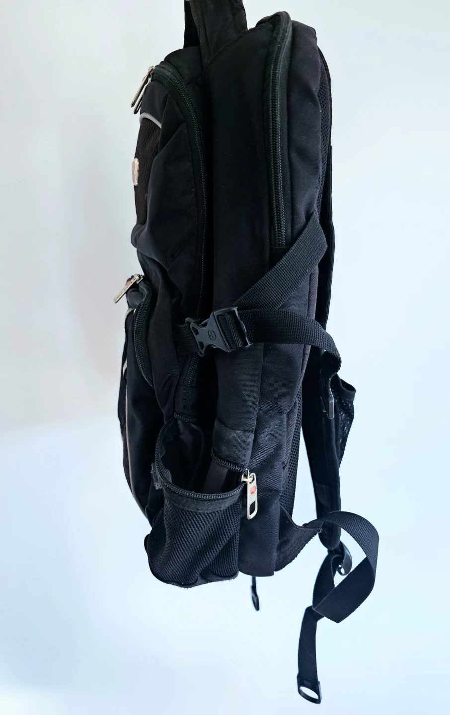 Black Swiss Gear Backpack - photo 5
