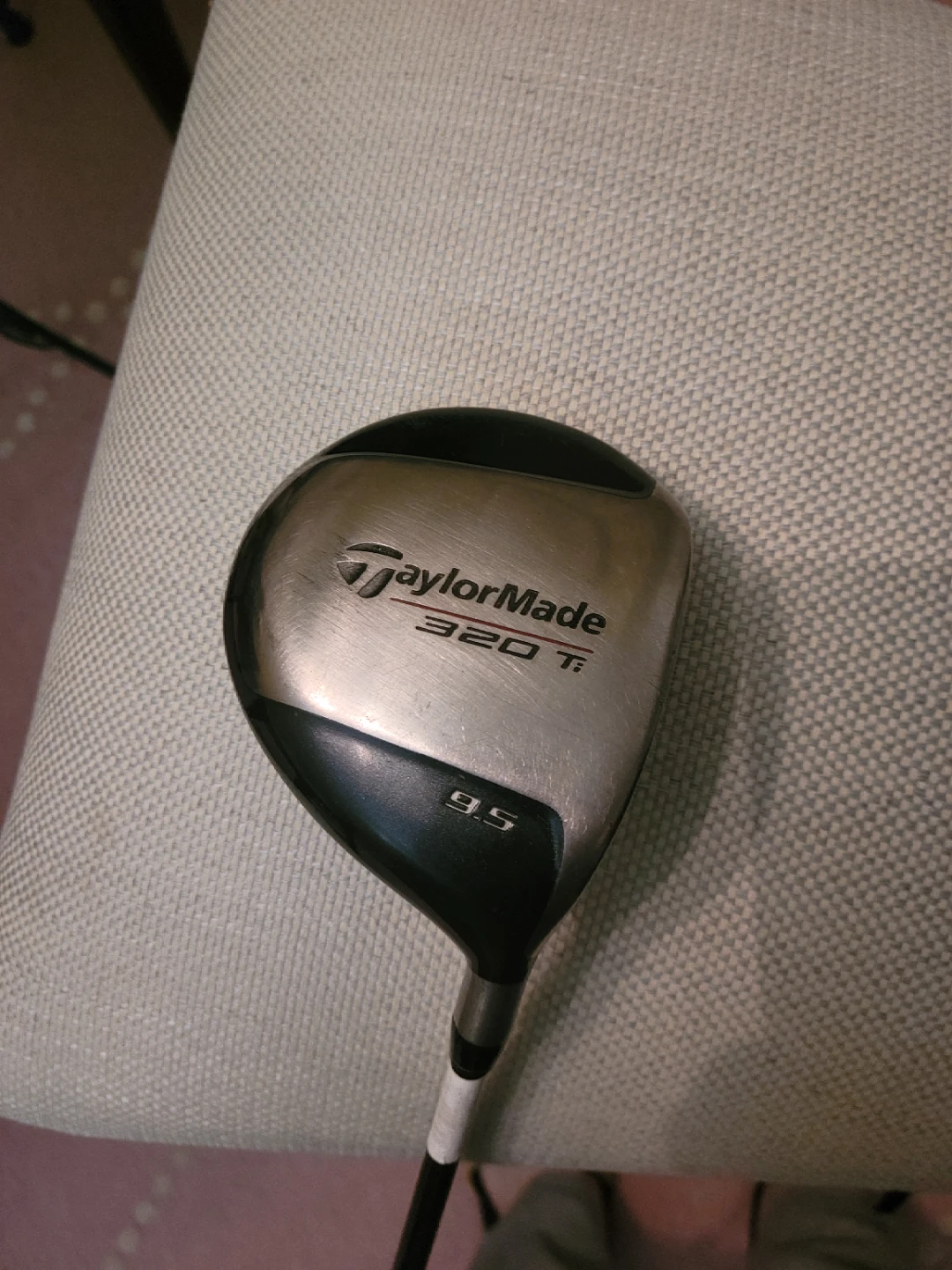 TaylorMade 320 Ti 9.5 Golf Driver