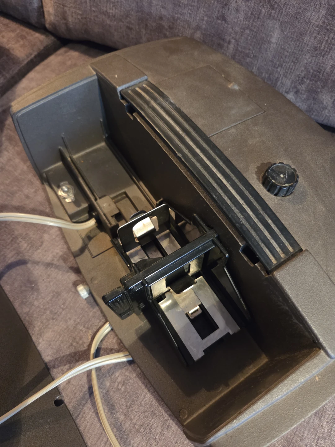 Argus Holiday Model 505 Slide Projector - photo 3