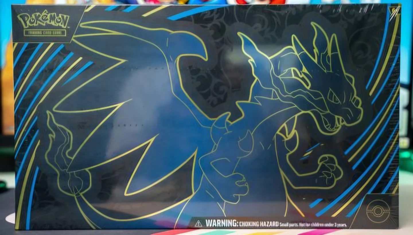 Pokemon Charizard Ultra Premium Collection