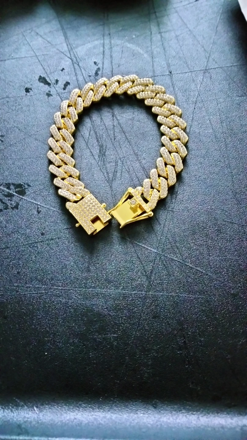 Se vende esclava de oro laminado