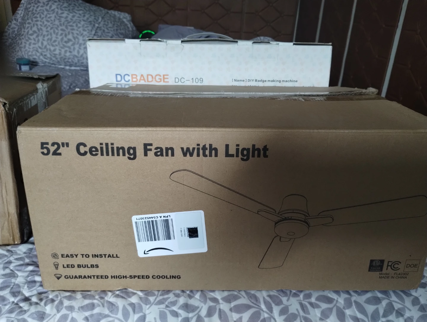 52" Ceiling Fan with Light - photo 2