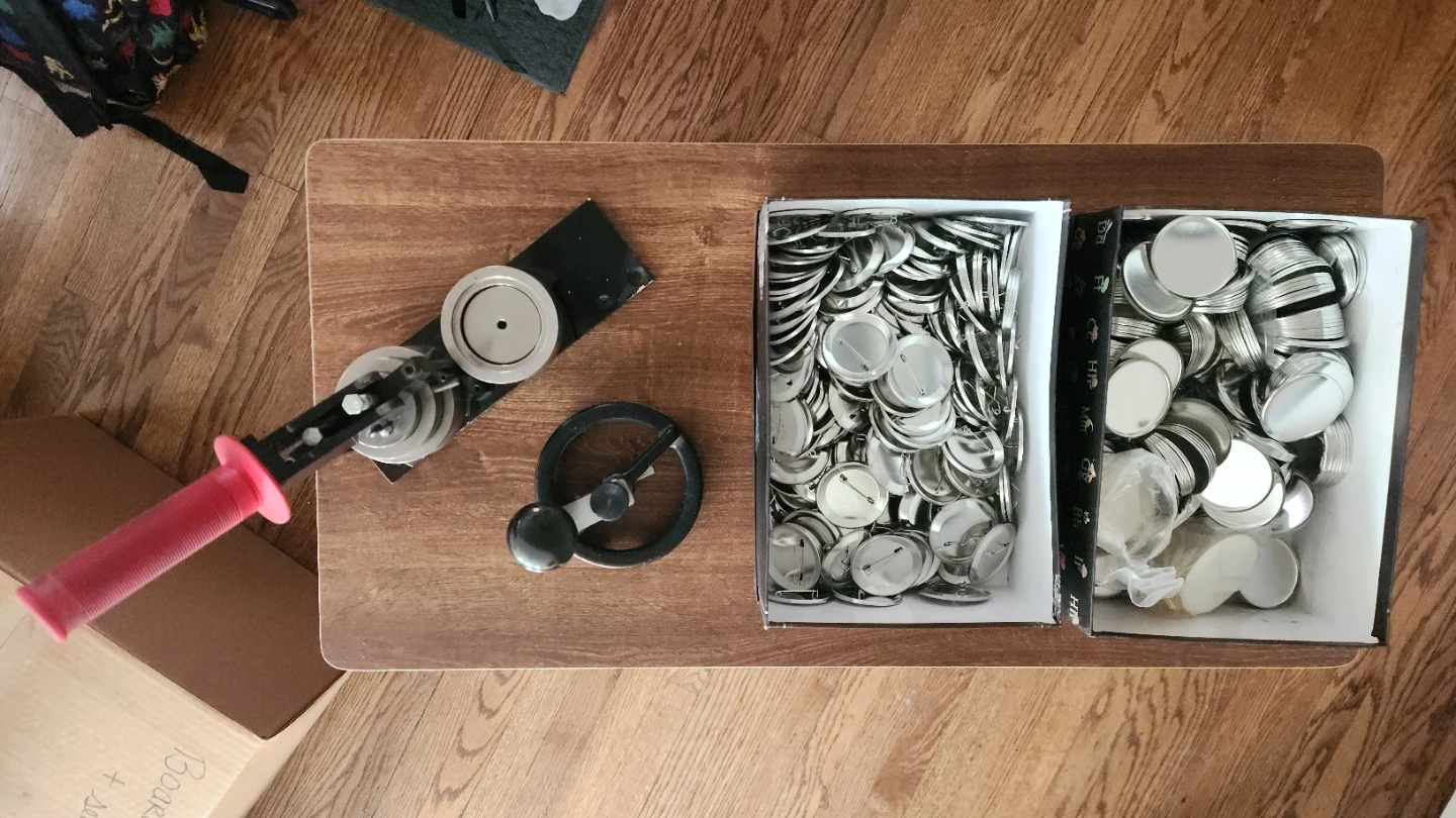 Button Maker Machine & Supplies