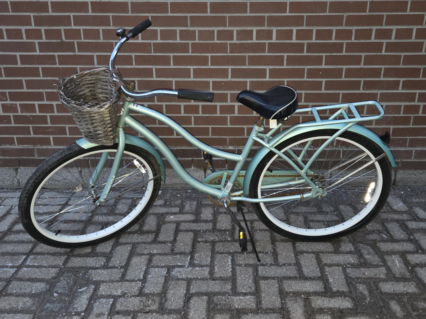 Supercycle Cruiser Bike with Basket