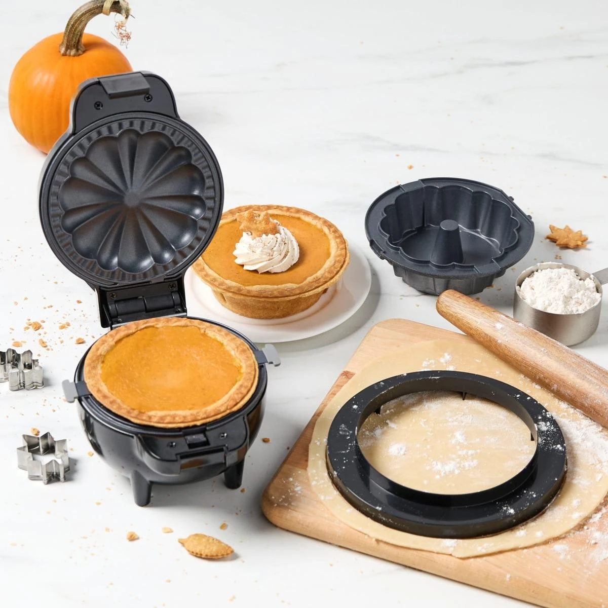 Curtis Stone Pie& Bundt Maker - photo 5