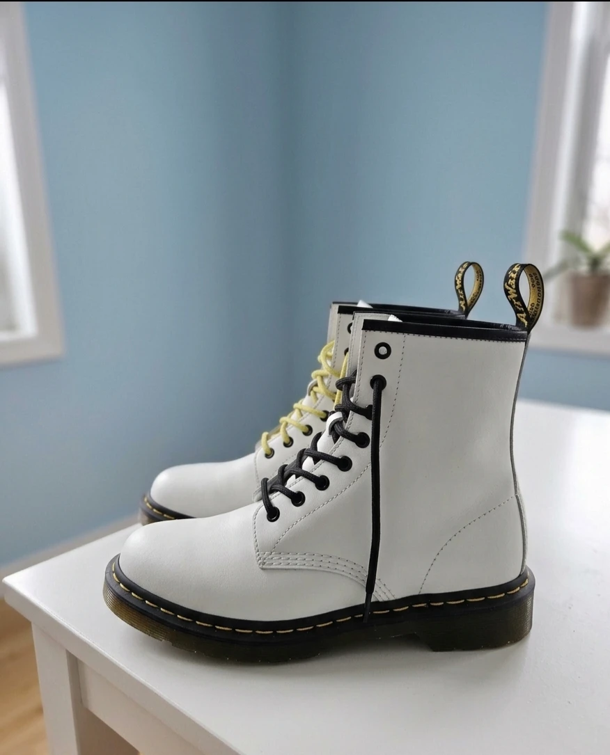 Dr. Martens White Leather Boots. Size 11 W/9 M - photo 2