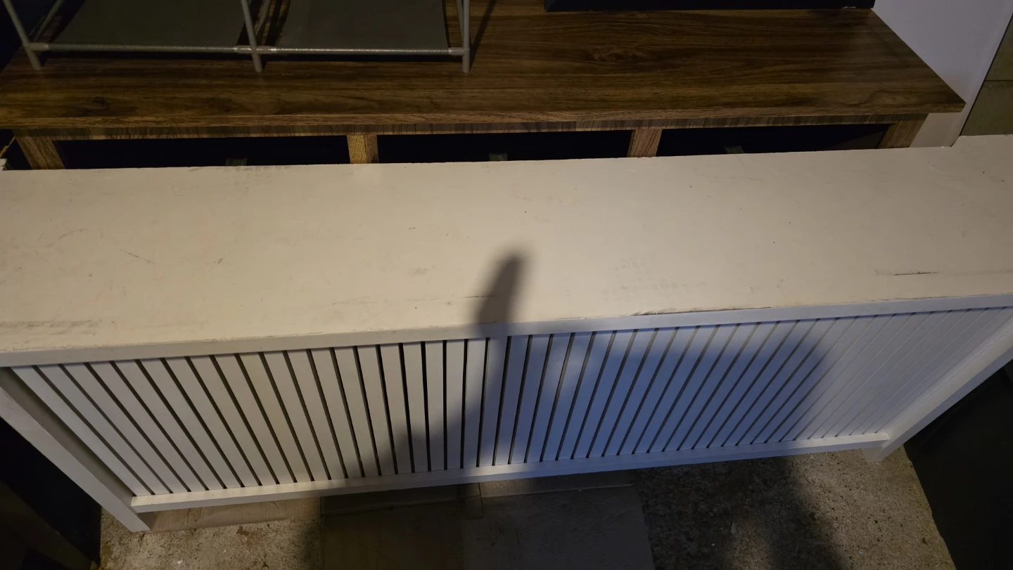WHITE WOODEN RADIATOR HEATER COVER /SHELVE WITH GRILL DESIGN - photo 2