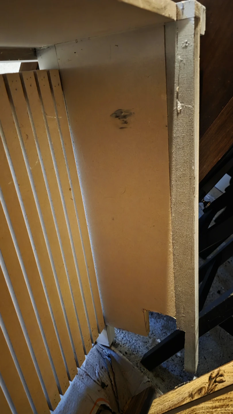 WHITE WOODEN RADIATOR HEATER COVER /SHELVE WITH GRILL DESIGN - photo 3