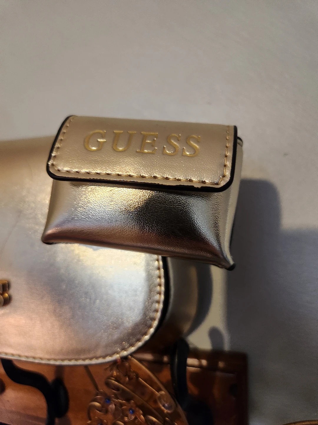 Guess gold clutch or strap purse - photo 3