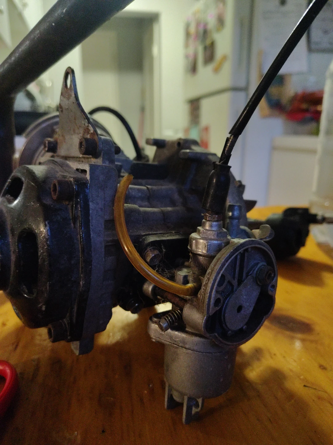Small Engine Carburetor with Throttle Assembly