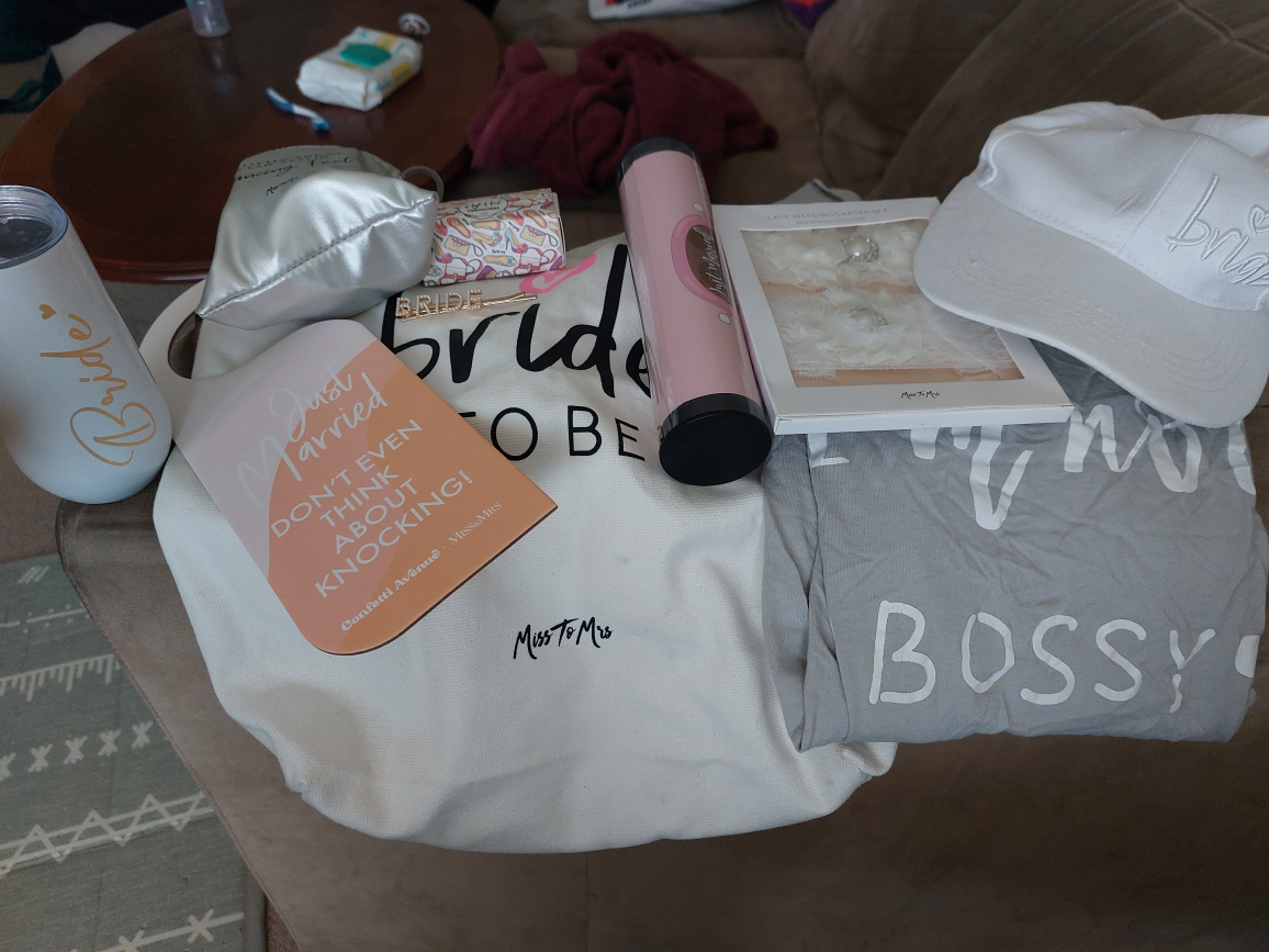 Bride To Be Tote Bag & Wedding Accessories Set - photo 4