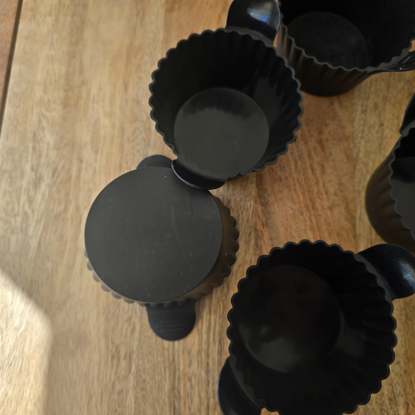 Set of 6 Black Silicone Muffin Cups - photo 4