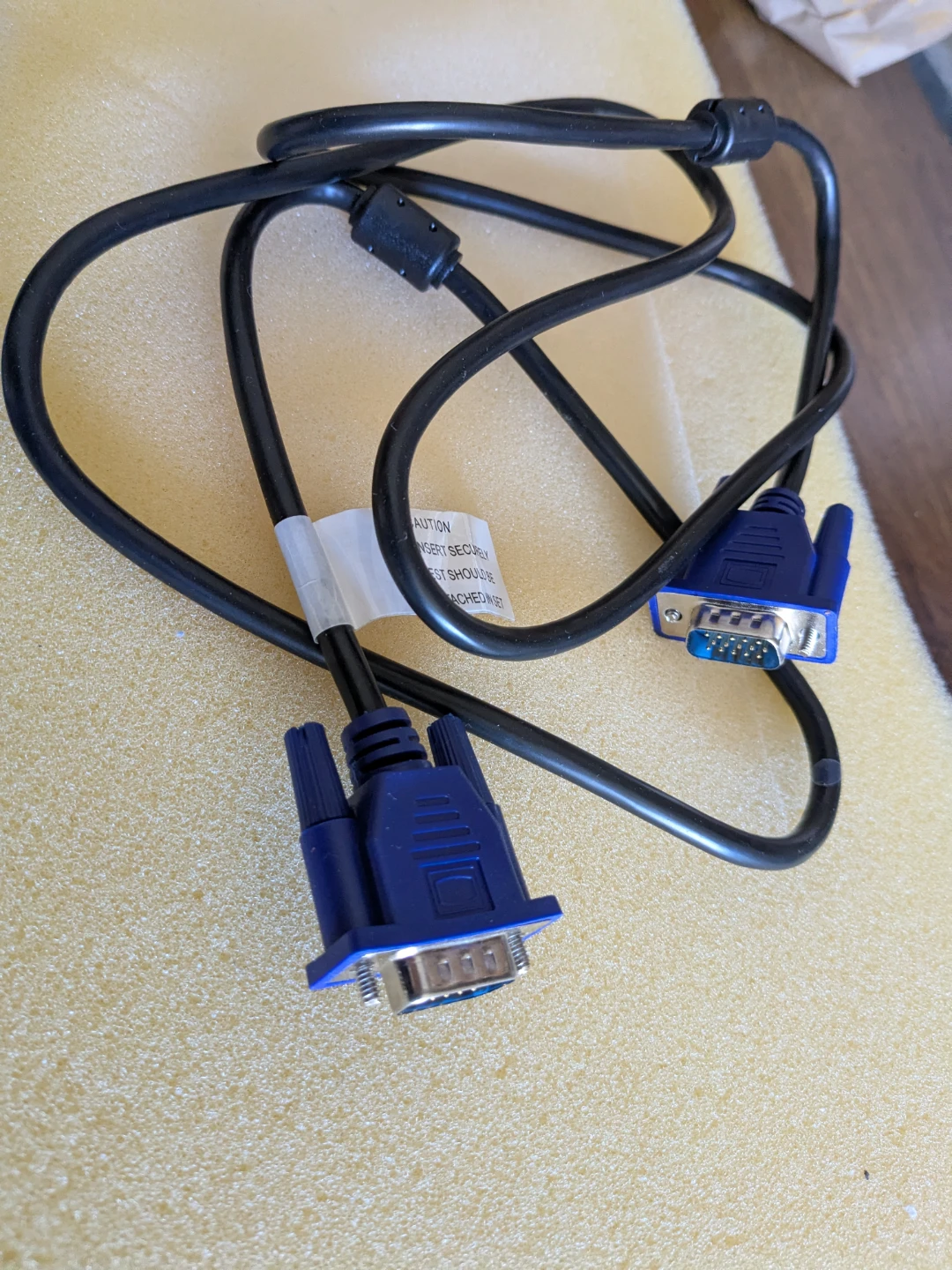 VGA Cable - photo 2