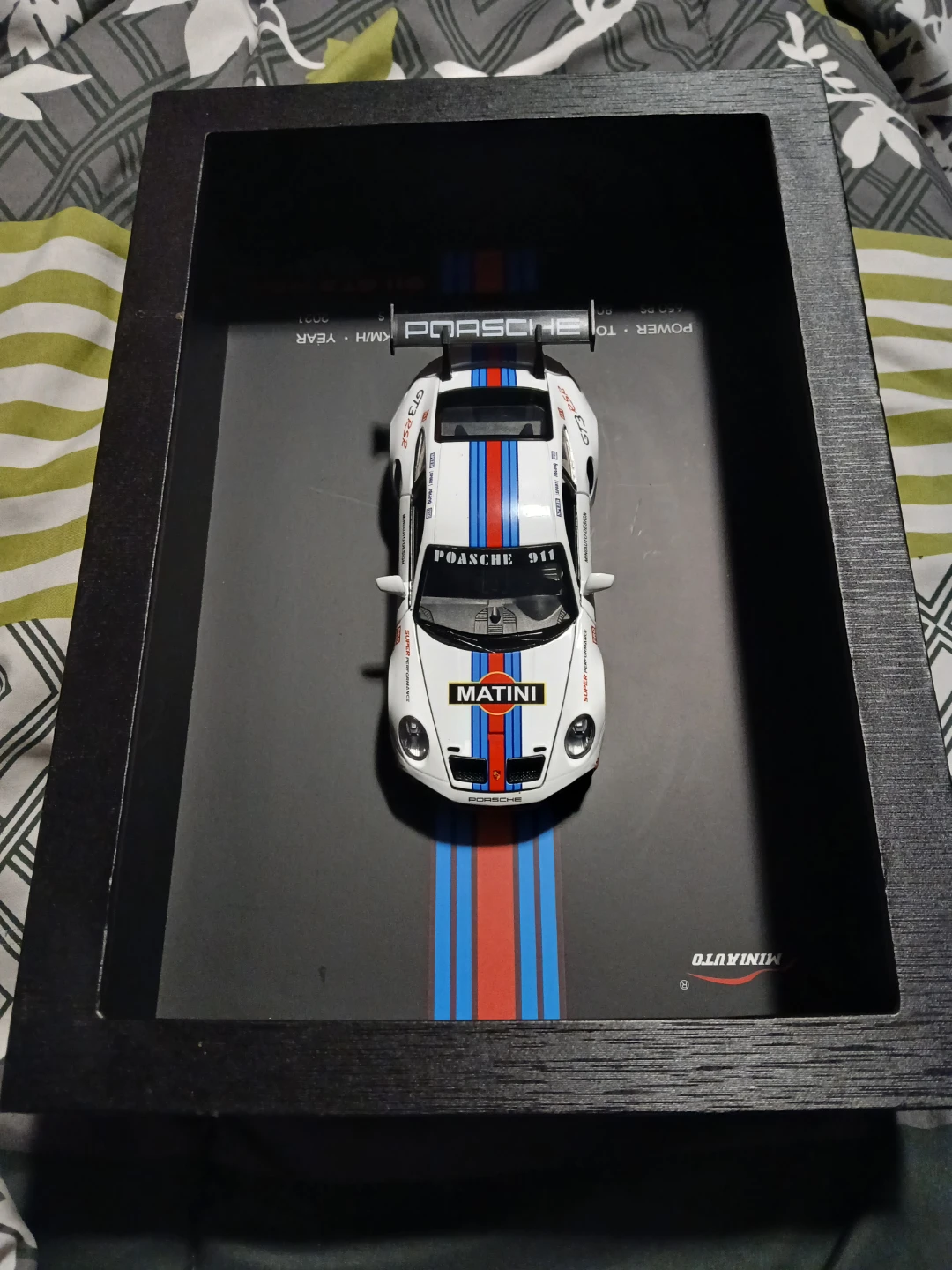 Porsche 911 GT3 R Martini Racing Diecast Model - photo 3