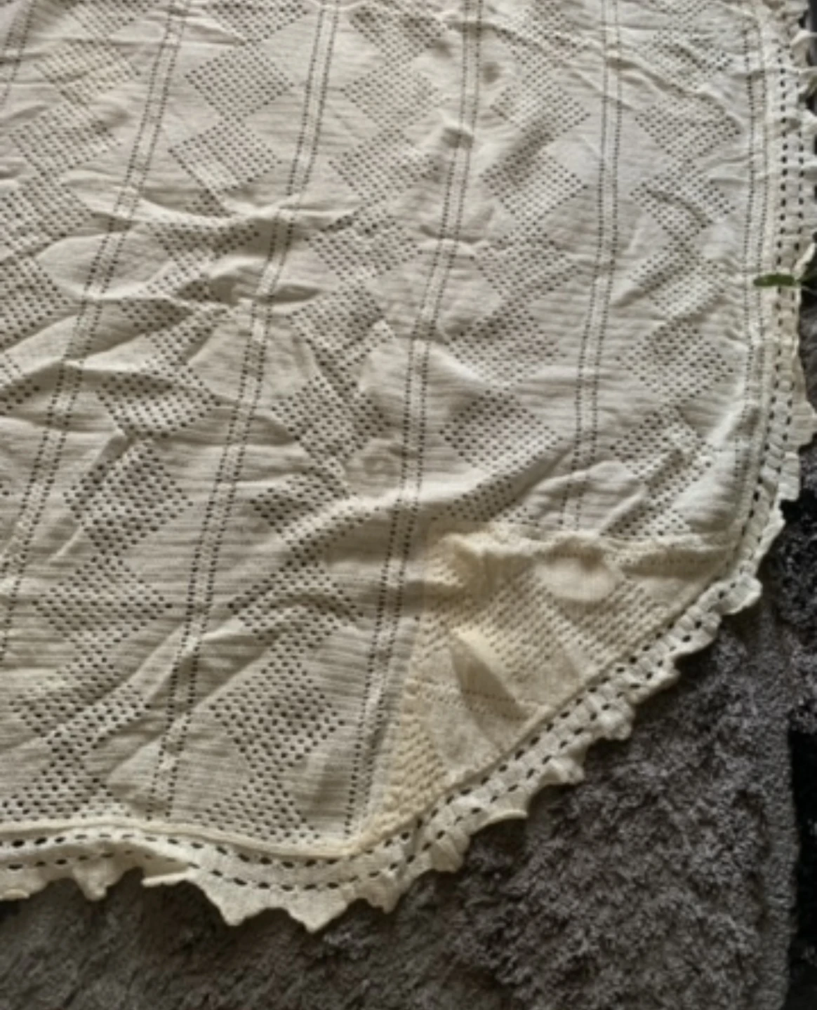 Vintage Cream Crochet Lace Throw Blanket - photo 3