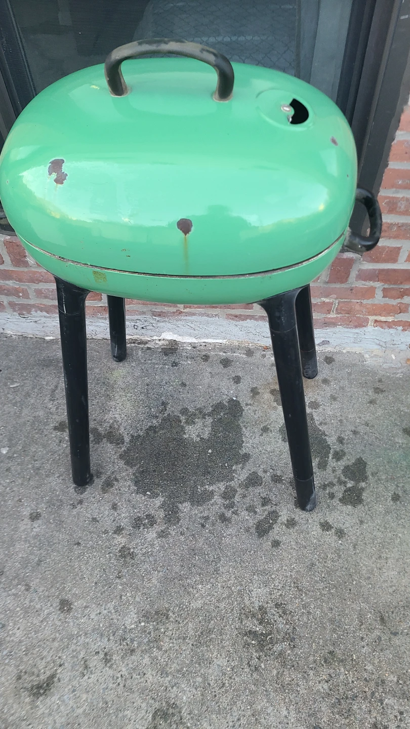 Green Kettle Grill with Stand - photo 2