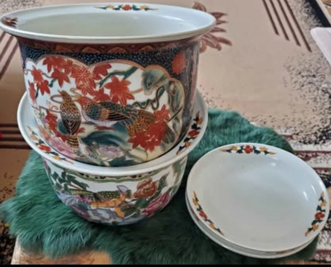 Set of 2 Decorative Ceramic Planters with Saucers - photo 4