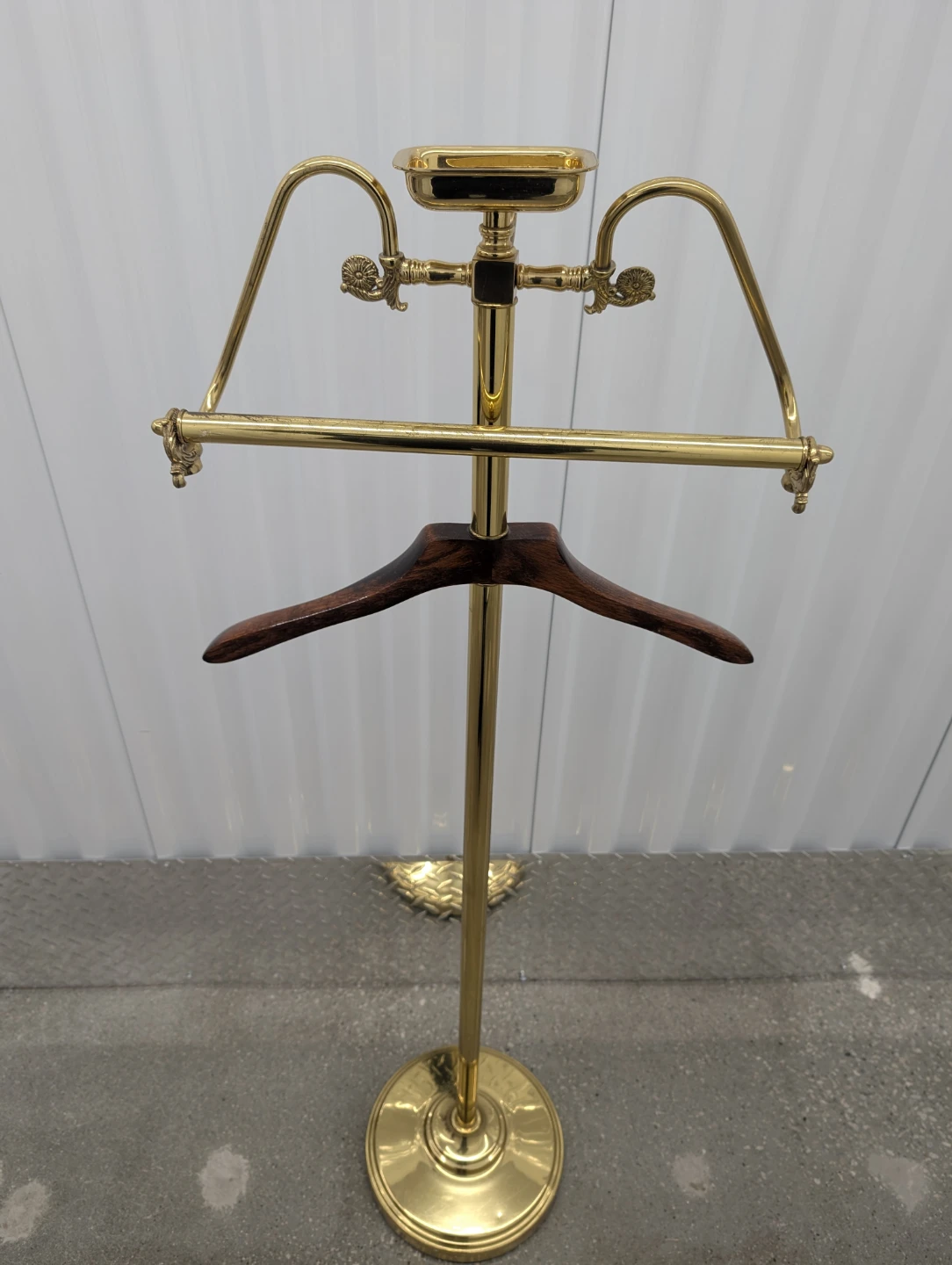 Brass and Wood Valet Stand with Tray - photo 2
