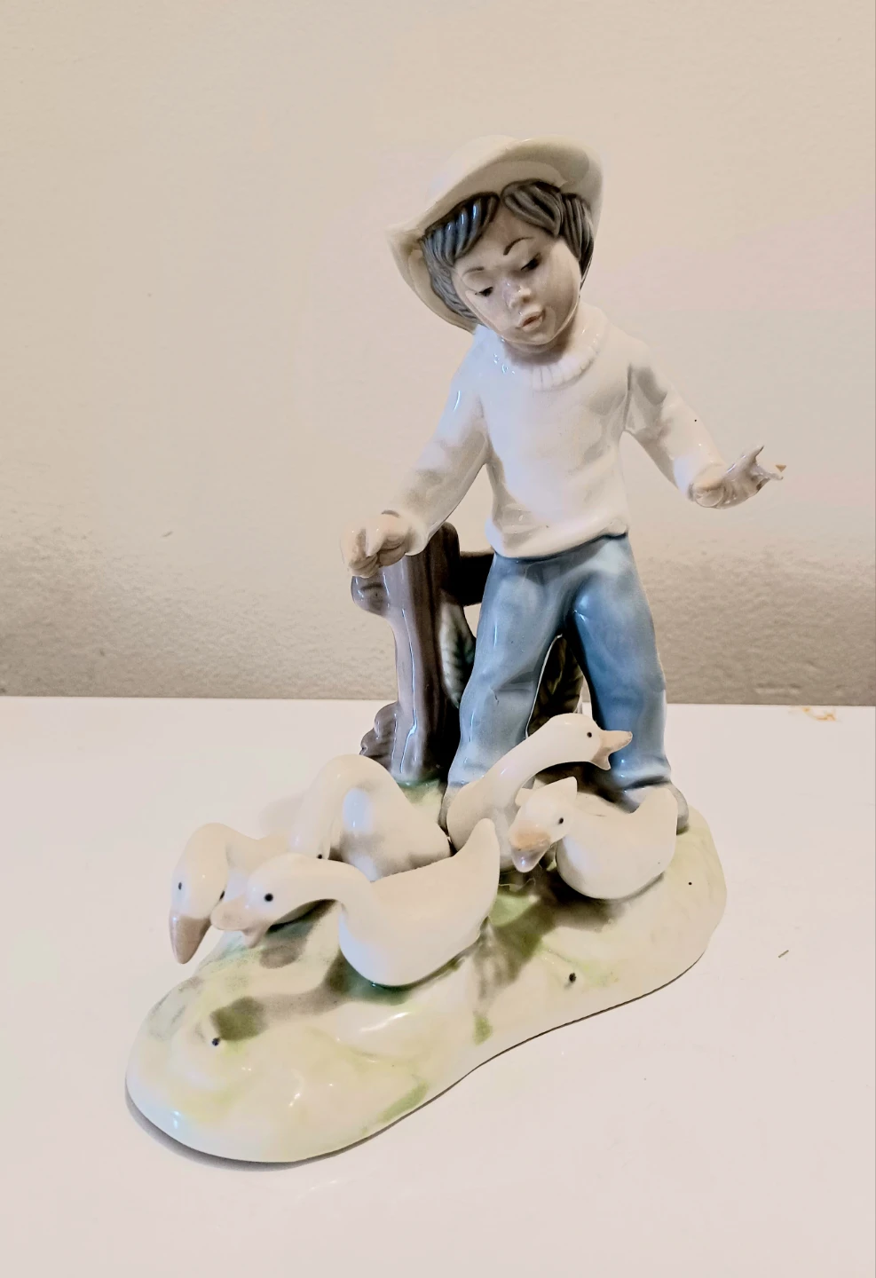 Vtg. Tengra Figurine Boy and Geese - photo 2