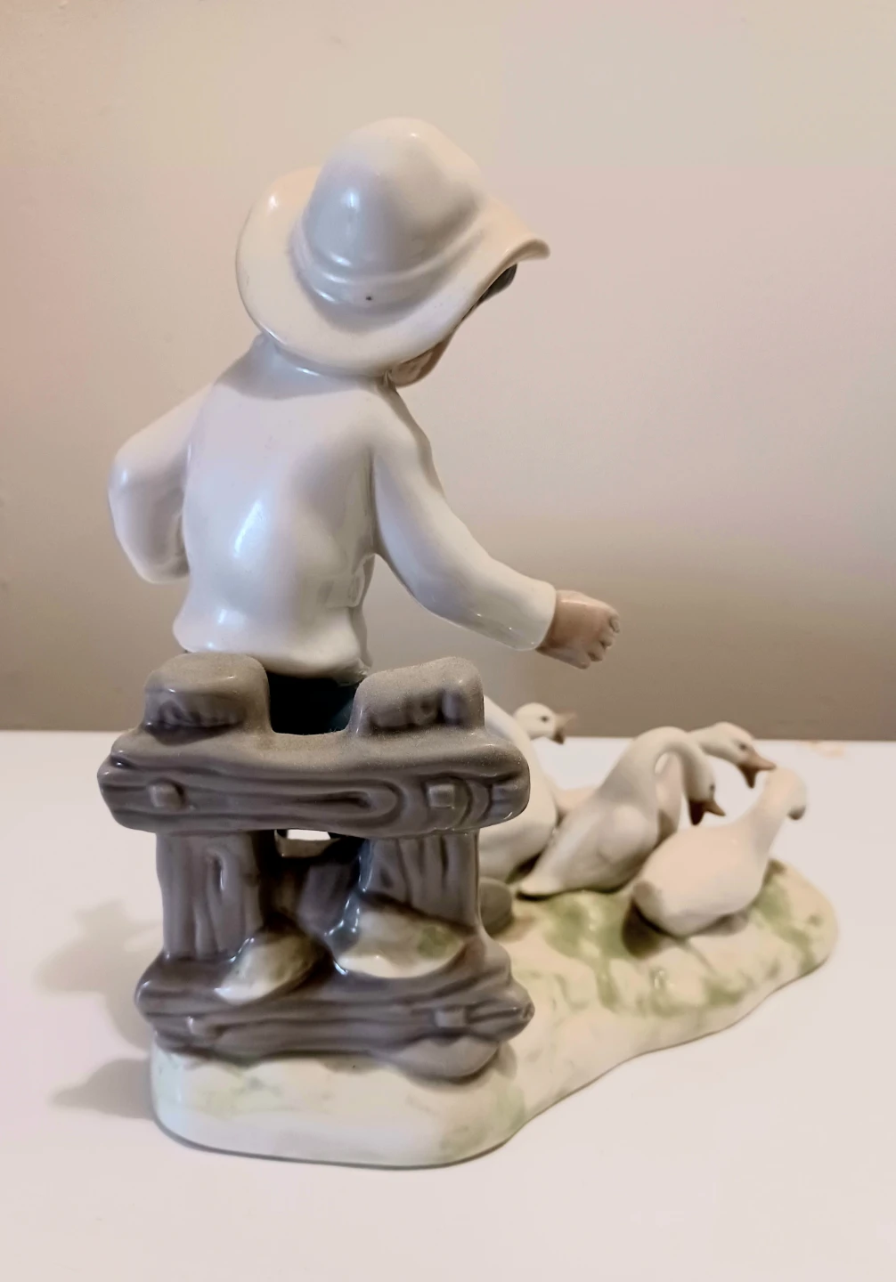Vtg. Tengra Figurine Boy and Geese - photo 4