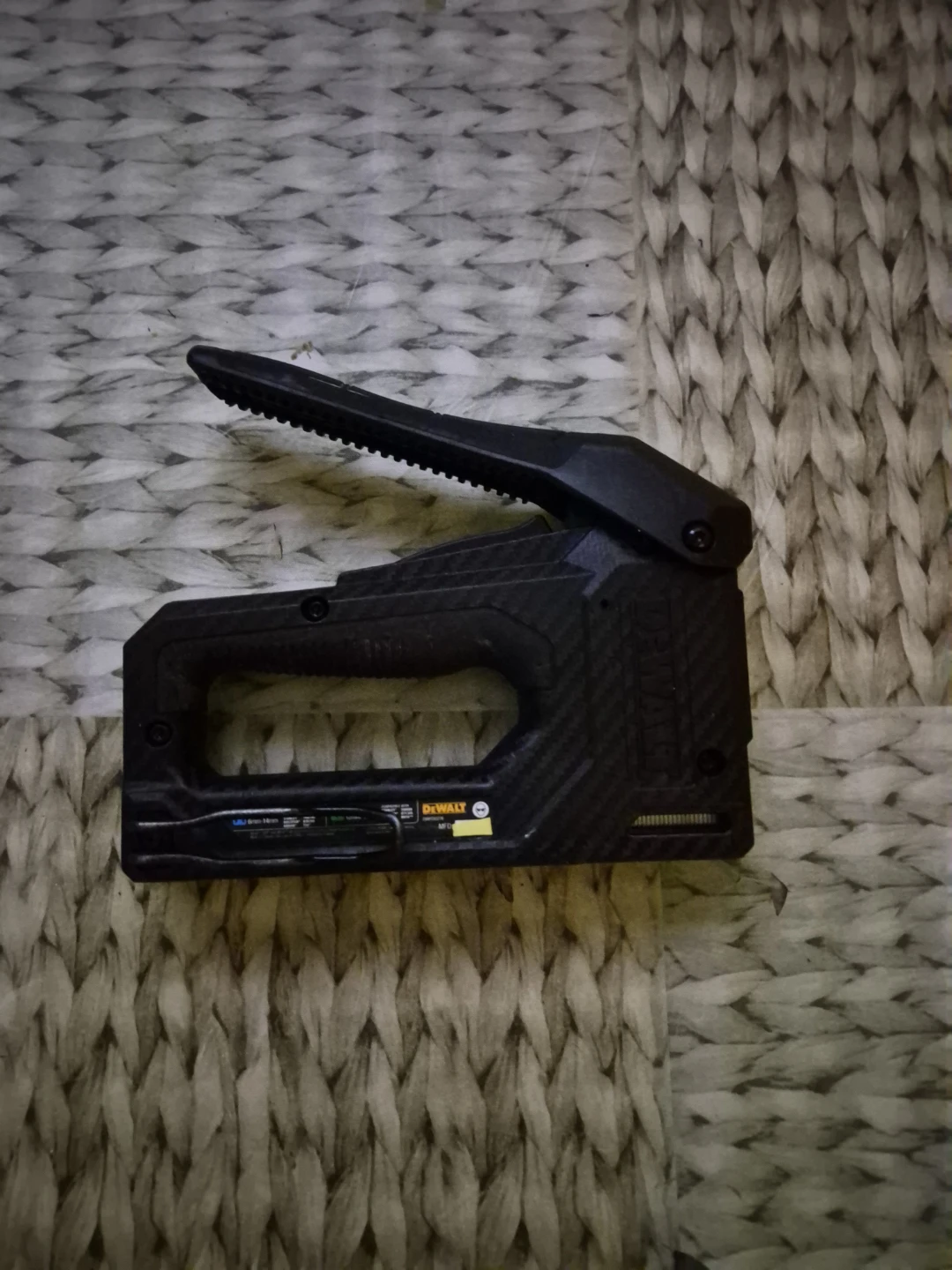 DEWALT Carbon Fiber Composite Staple Gun - photo 2