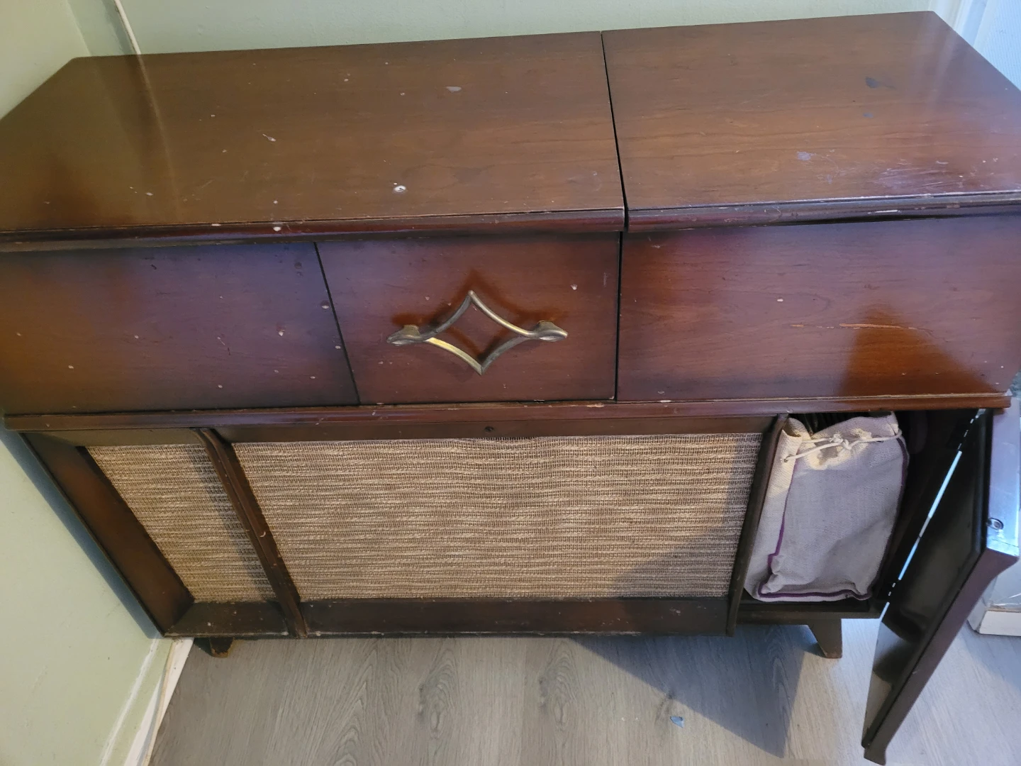Vintage Record Player Cabinet - photo 2