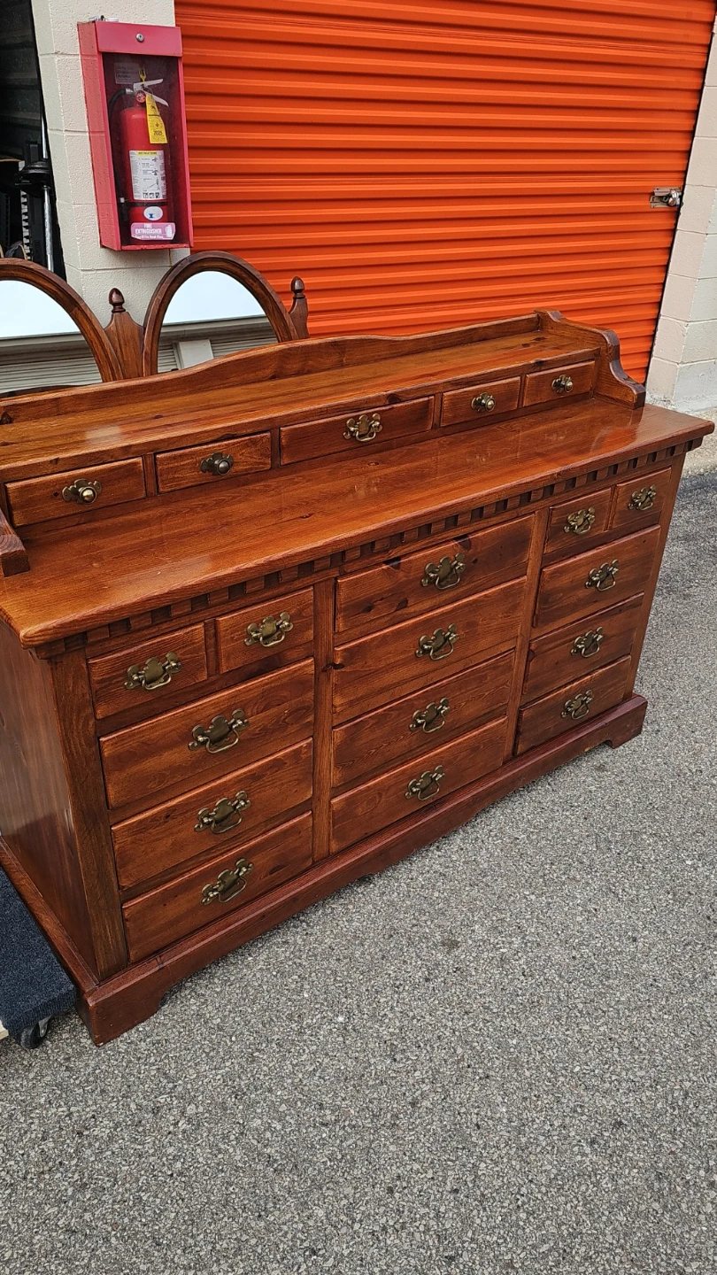 Link-Taylor Colonial Pine Dresser with Mirrors - photo 3