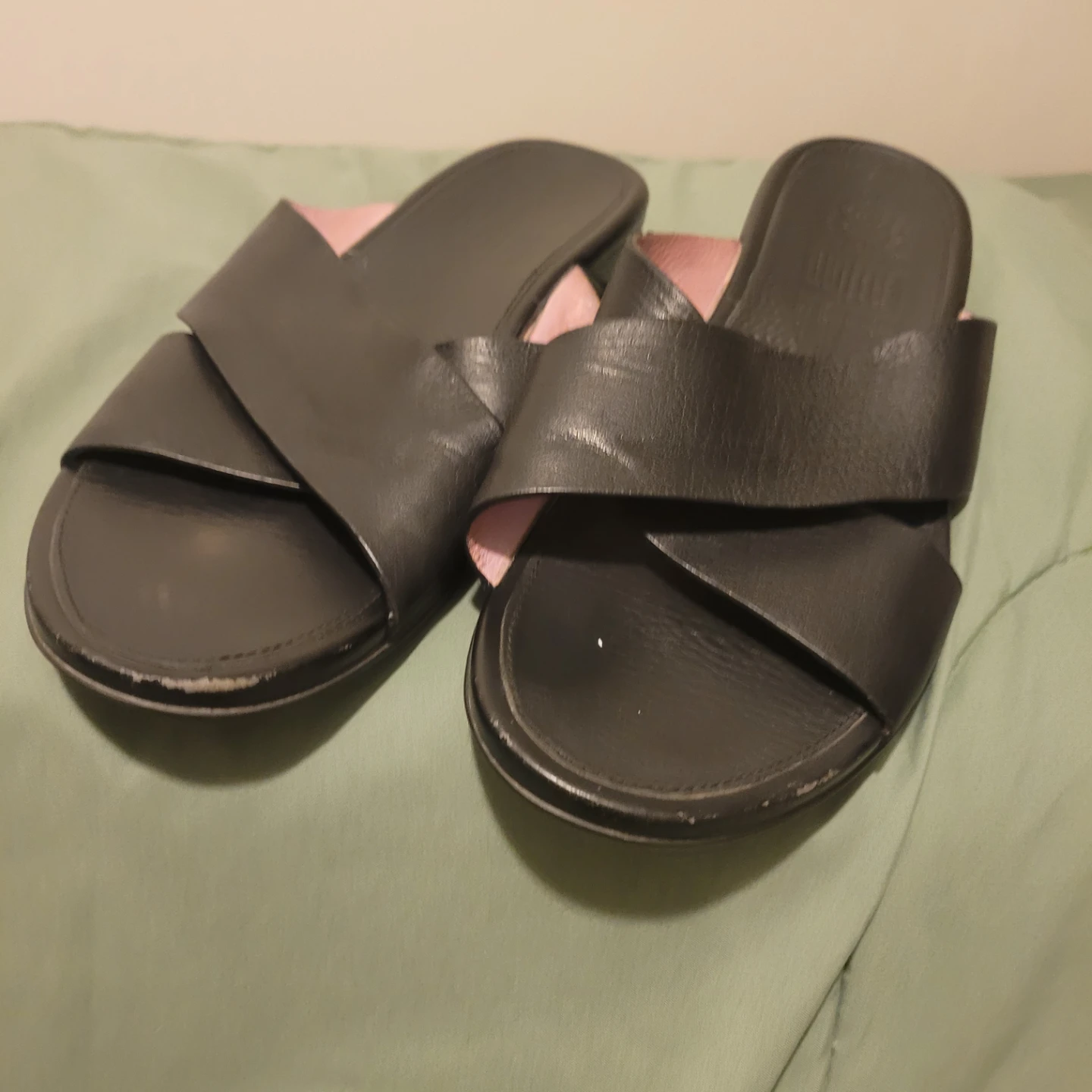 FitFlop Black Leather Criss-Cross Slides W8 - photo 2