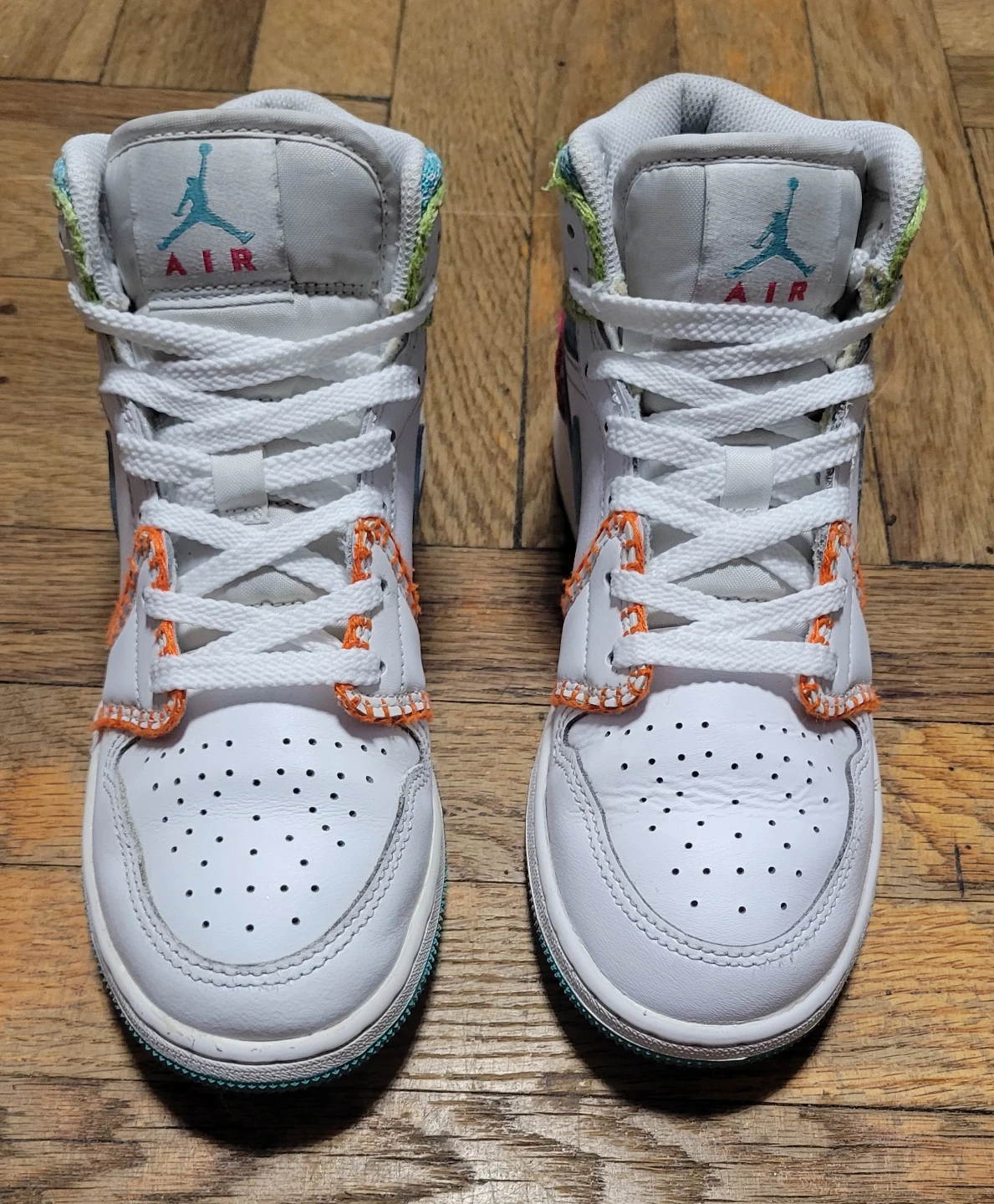 Nike Air Jordan 1 Mid SE Shoes Size 5Y - photo 2