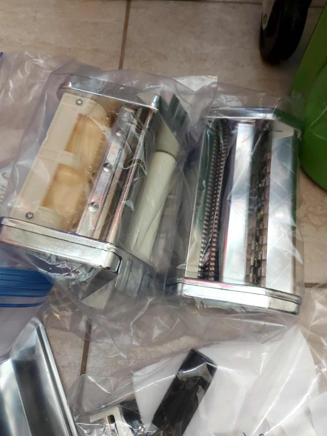 Gusto Pasta Machine and Ravioli Maker - photo 3