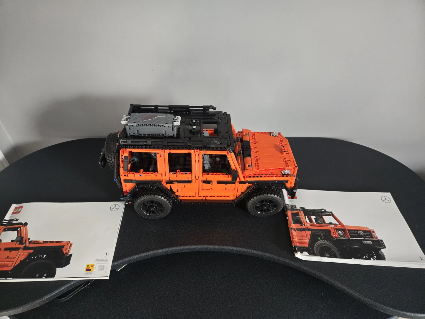 LEGO Technic Mercedes-Benz G 63 AMG 4x4 (Orange) - photo 2