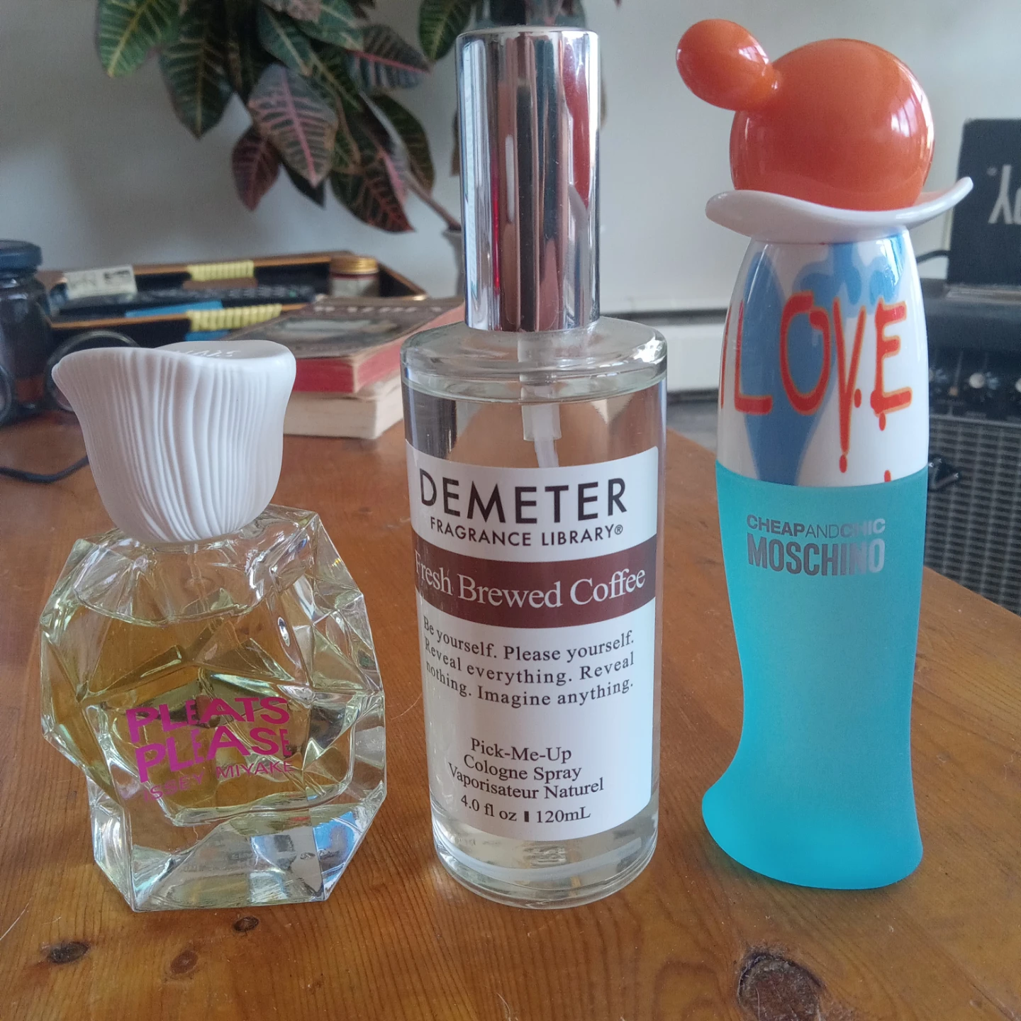 Assorted ladies fragrances $10 EACH! 🌼 - photo 3