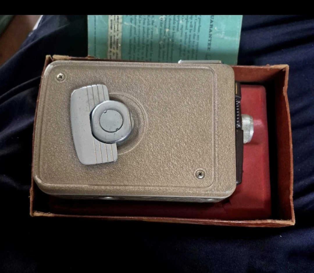 Kodak Brownie Movie Camera Model 2 - photo 3