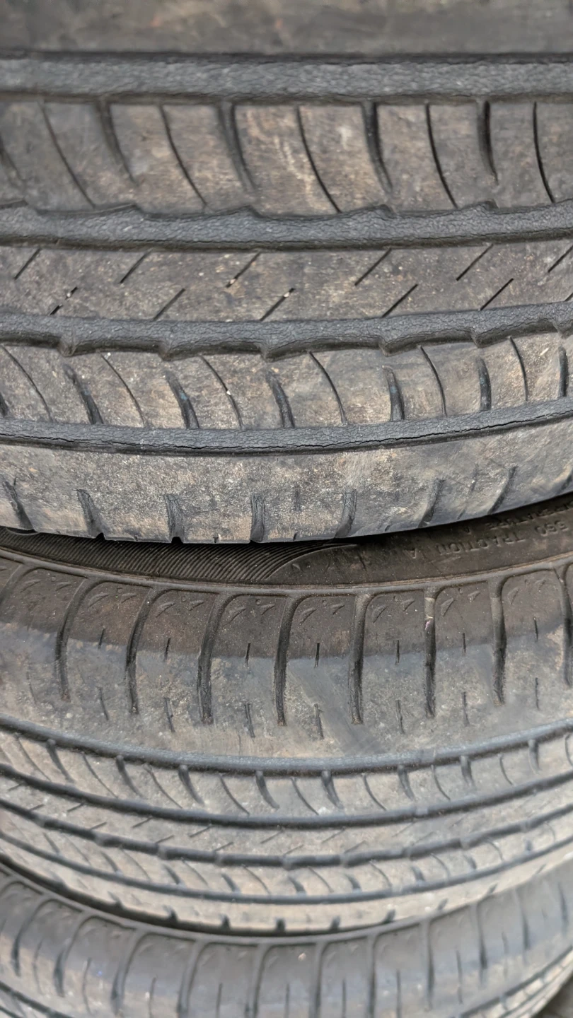 Set of 4 - 215/55R16 Tires - photo 4